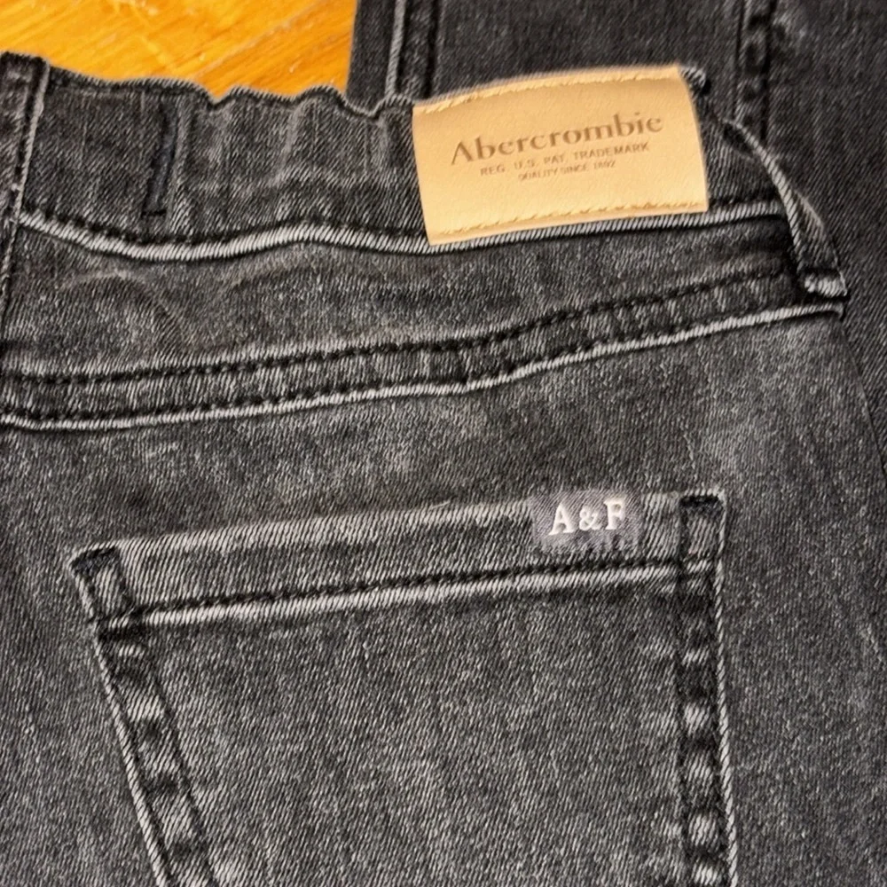 NWT Abercrombie kids A&F Abercrombie & fitch kid/girl/youth high rise flare jean